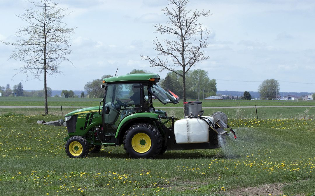 Why Use a Boomless Tractor Weed Sprayer?