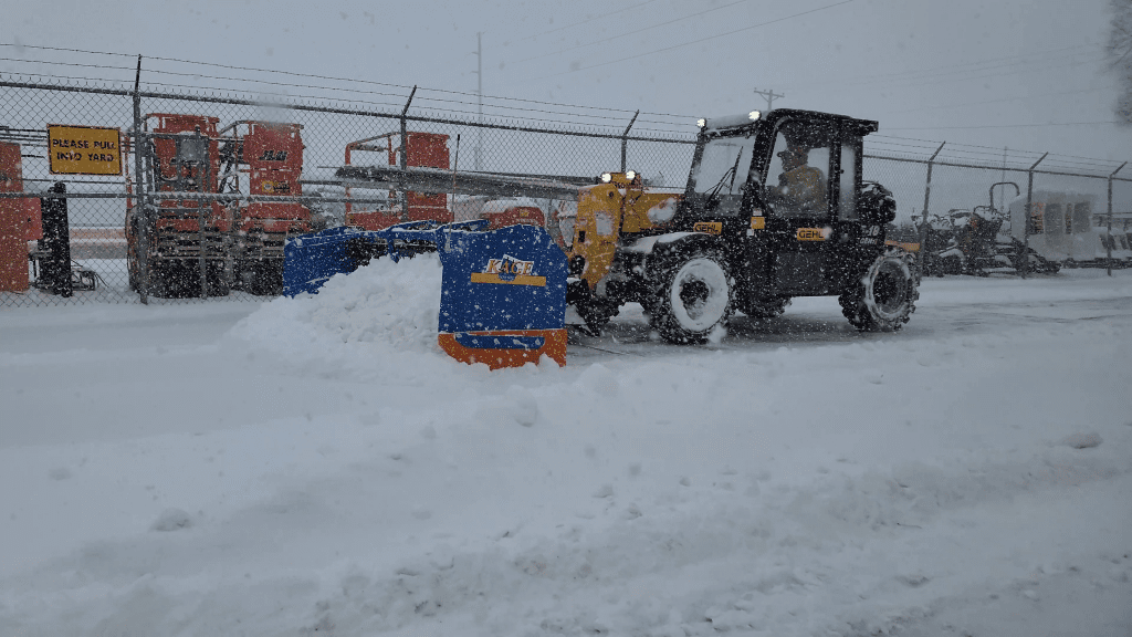 Gehl Telehandler SnowFire Snow Plow