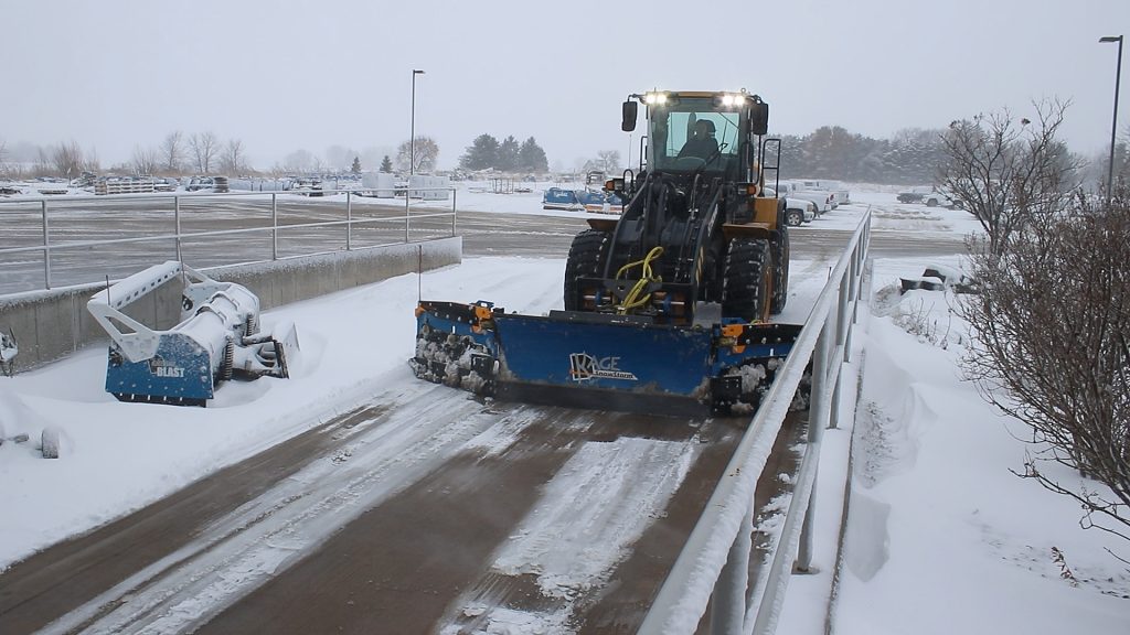 Wheel Loader Wing Plow Back Dragging Loading Dock